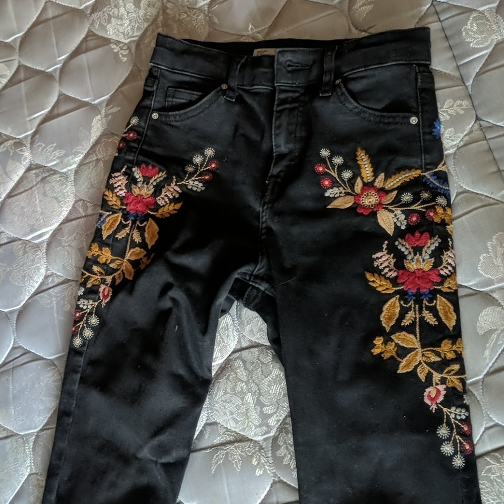 Topshop embroidered jeans 26